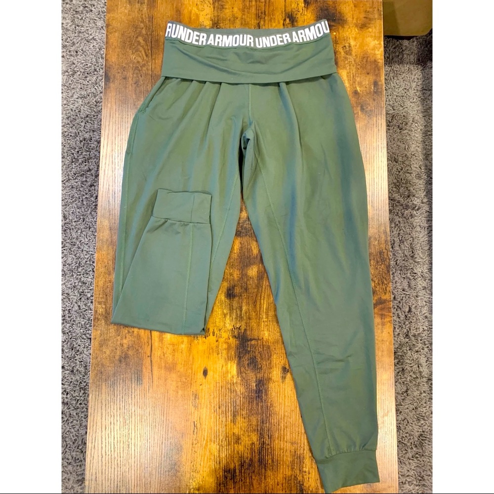 Under Armour hunter green joggers